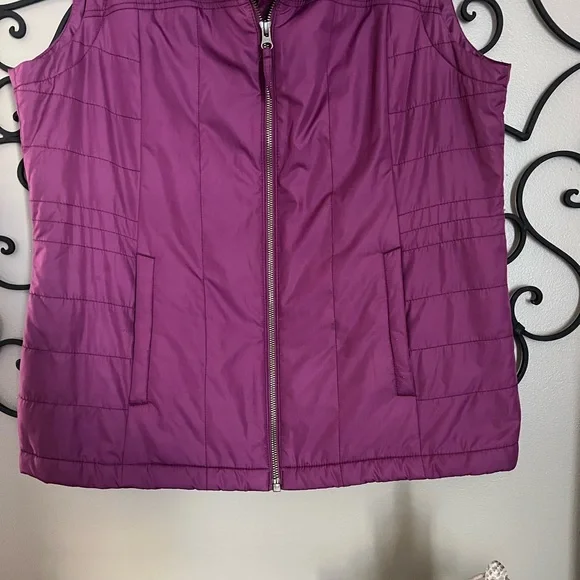 Columbia Women's Purple Vest - Picture 4 of 9